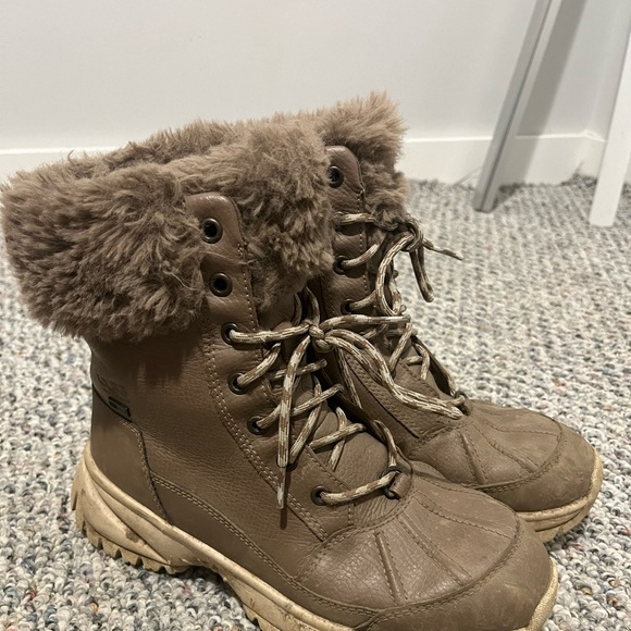 Ugg winter boots- used - Picture 1 of 2